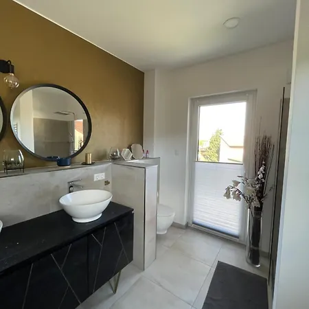 Ferienhaus Am See - Natur Pur Zwischen See Und Park Вилла