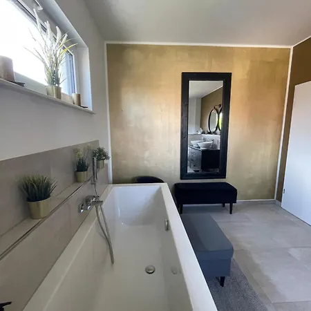 Ferienhaus Am See - Natur Pur Zwischen See Und Park Neukieritzsch