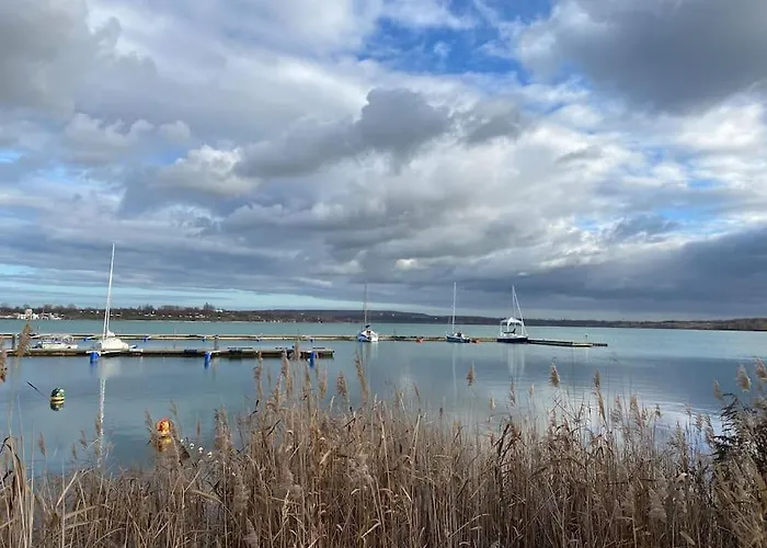Ferienhaus Am See - Natur Pur Zwischen See Und Park