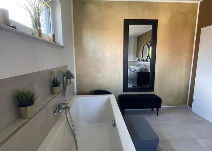 Ferienhaus Am See - Natur Pur Zwischen See Und Park Neukieritzsch